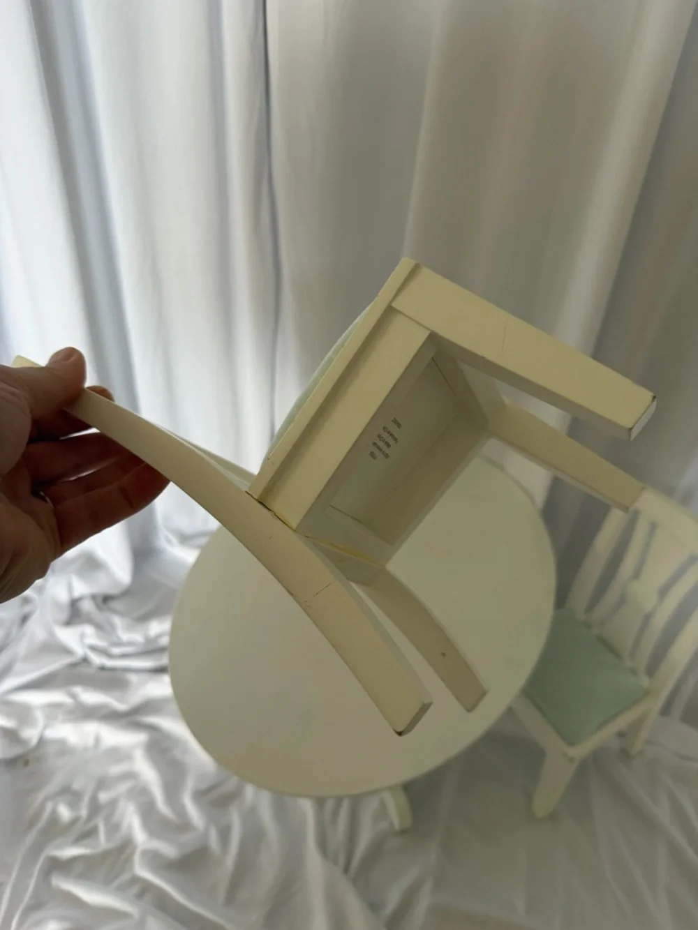 American Girl The Dining Table and Chairs I with chair covers - Picture 10 of 15